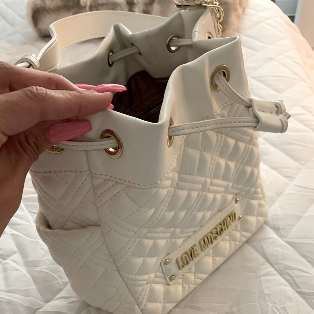 NWOT purse. Never used. I received as a gift.